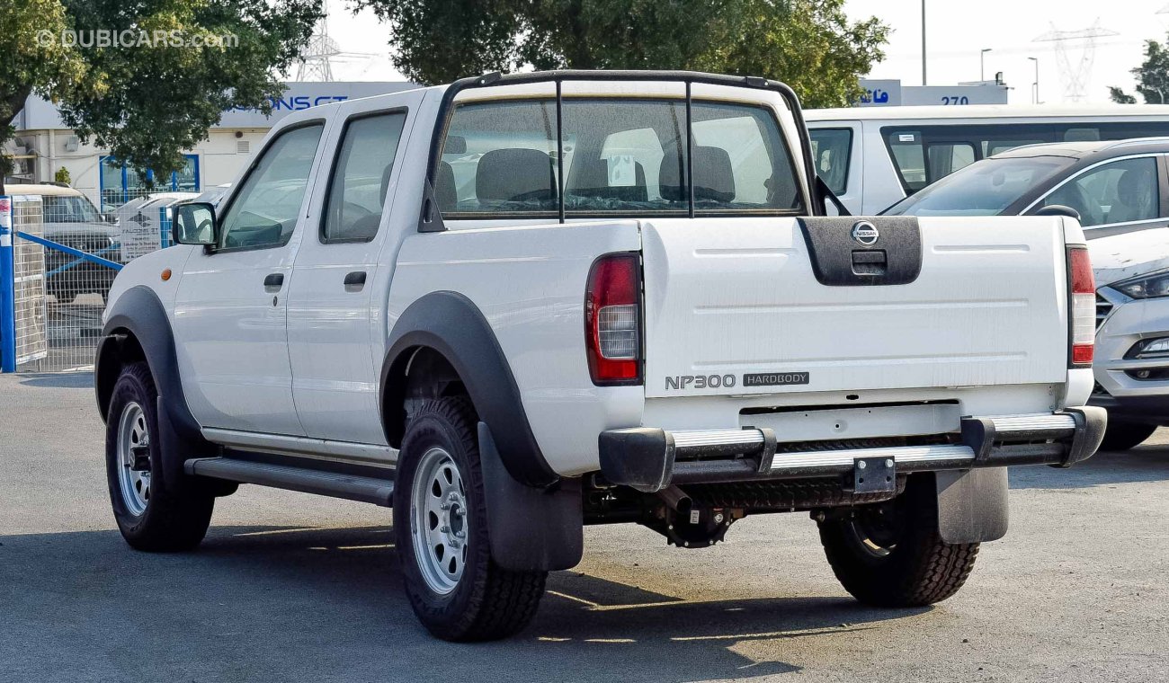 Nissan NP 300 2.5 L DIESEL  2018 WHITE 4 CYLINDER MANUAL TRANSMISSION PICK UP TRUCK DIESEL ONLY FOR EXPORT