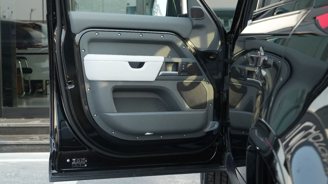 Land Rover Defender P400 110 X-Dynamic HSE 3.0L (7 Seater) 2025 MY EXPORT PRICE