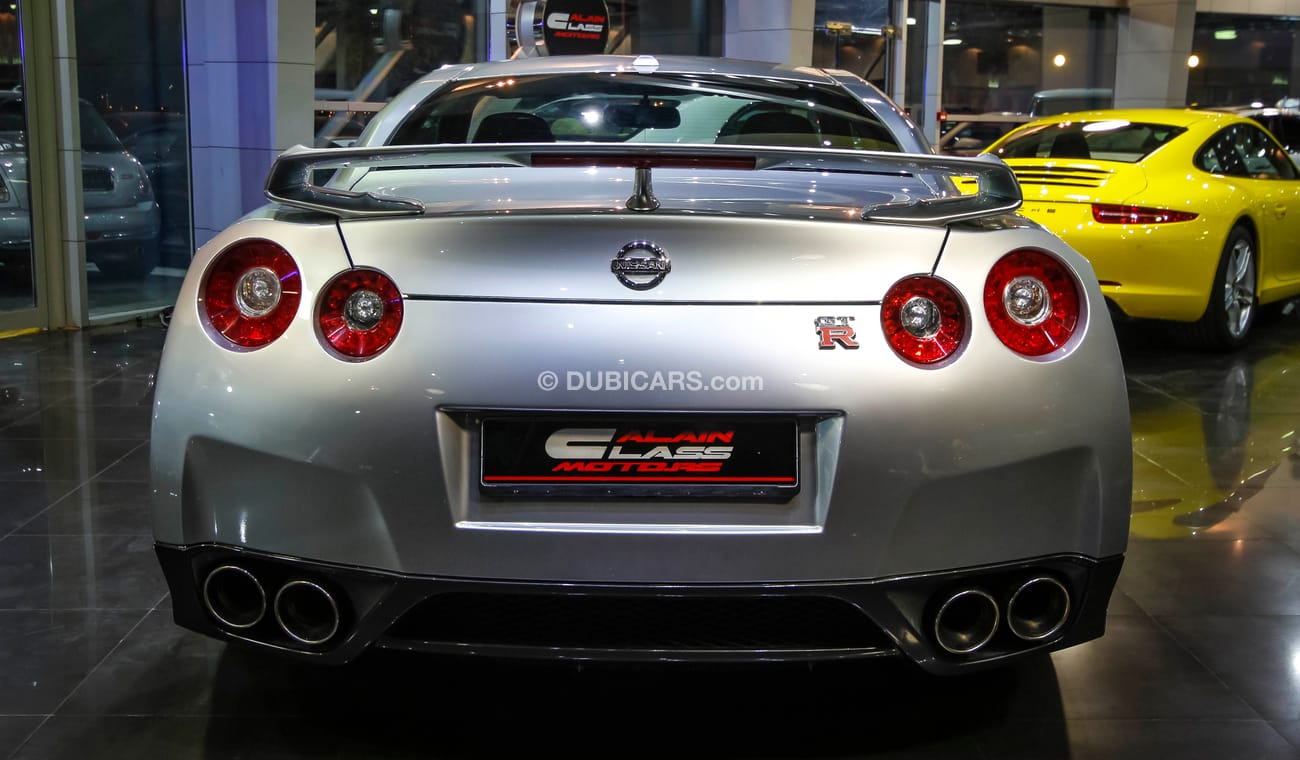 نيسان جي تي ار