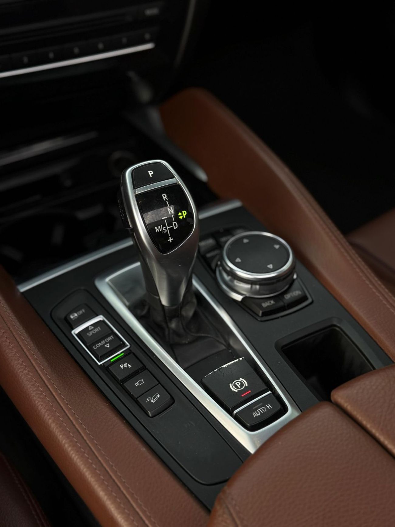 بي أم دبليو X6 50i Exclusive 4.4L