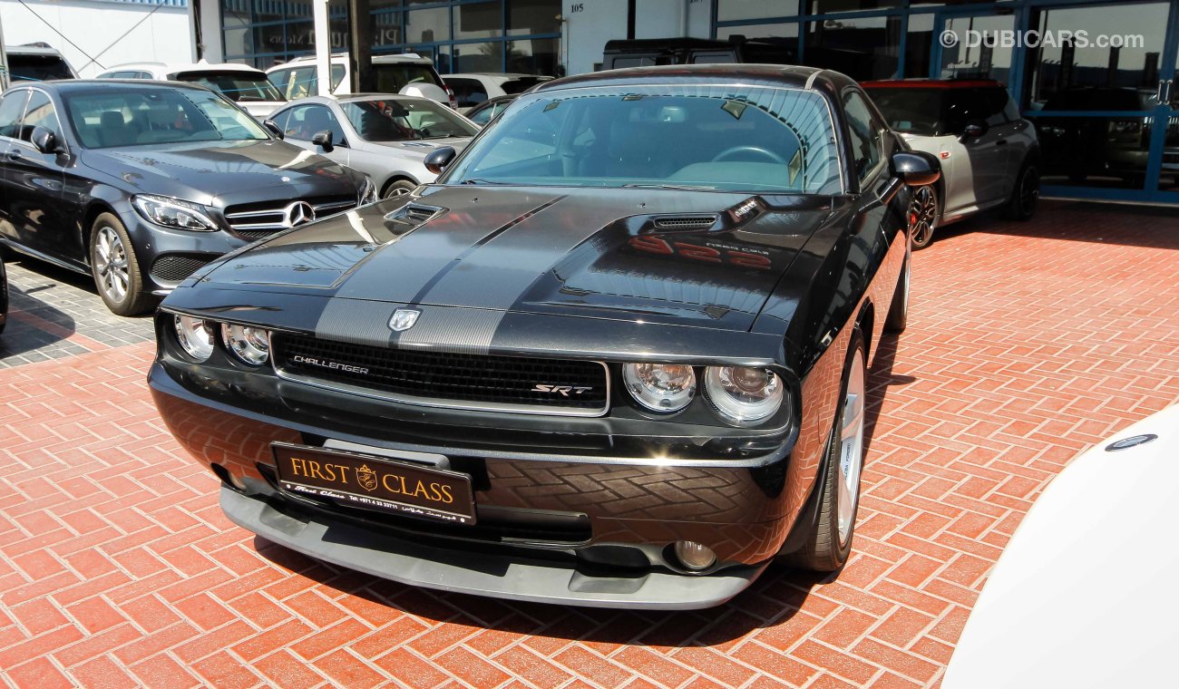 Dodge Challenger SRT8