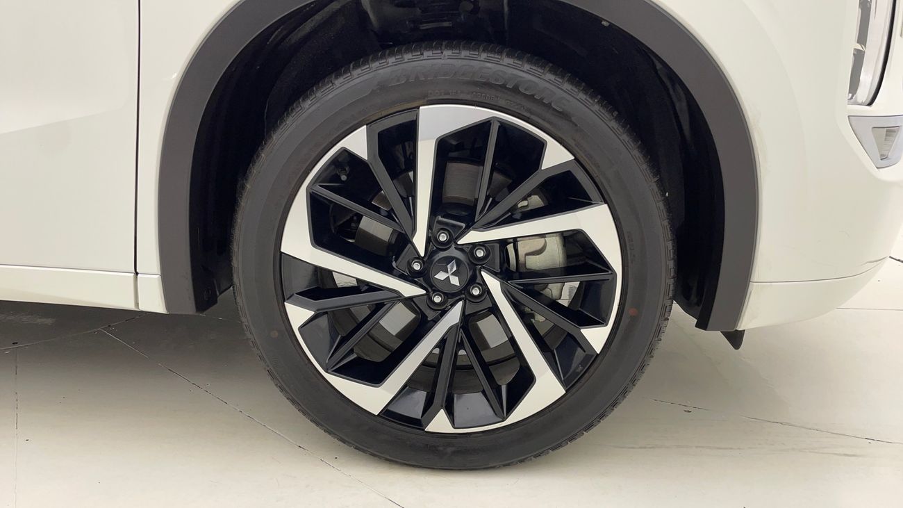 ميتسوبيشي آوتلاندر PREMIUM LAUNCH EDITION 2.5 | بدون دفعة مقدمة | اختبار القيادة في المنزل