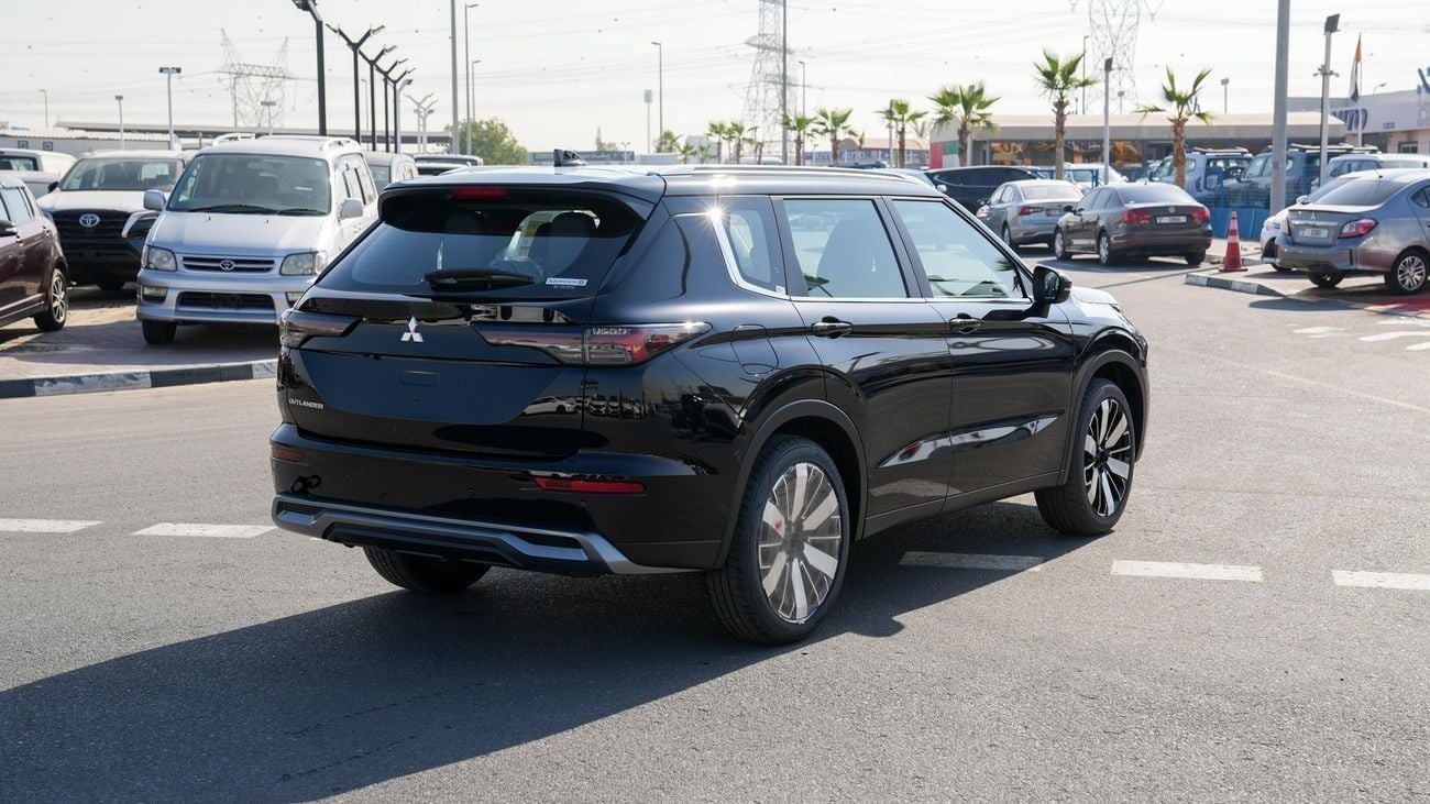 ميتسوبيشي آوتلاندر HIGHLINE ميتسوبيشي أوتلاندر 2026 – الفئة العالية (G06) 2.5 لتر | SUV بسبعة مقاعد | مواصفات الخليج |