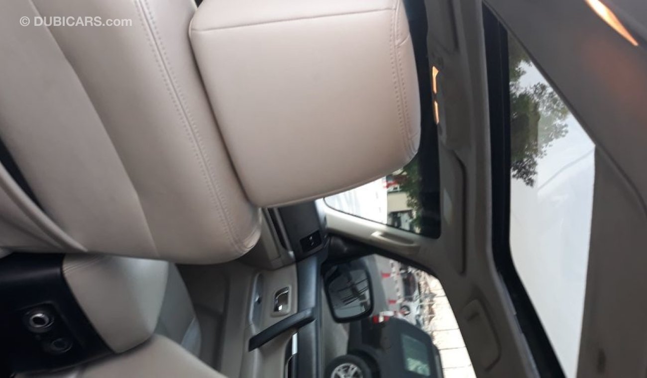 ميتسوبيشي باجيرو 2011 Gls 3.5 ltr Full options gulf specs clean car excellent condition