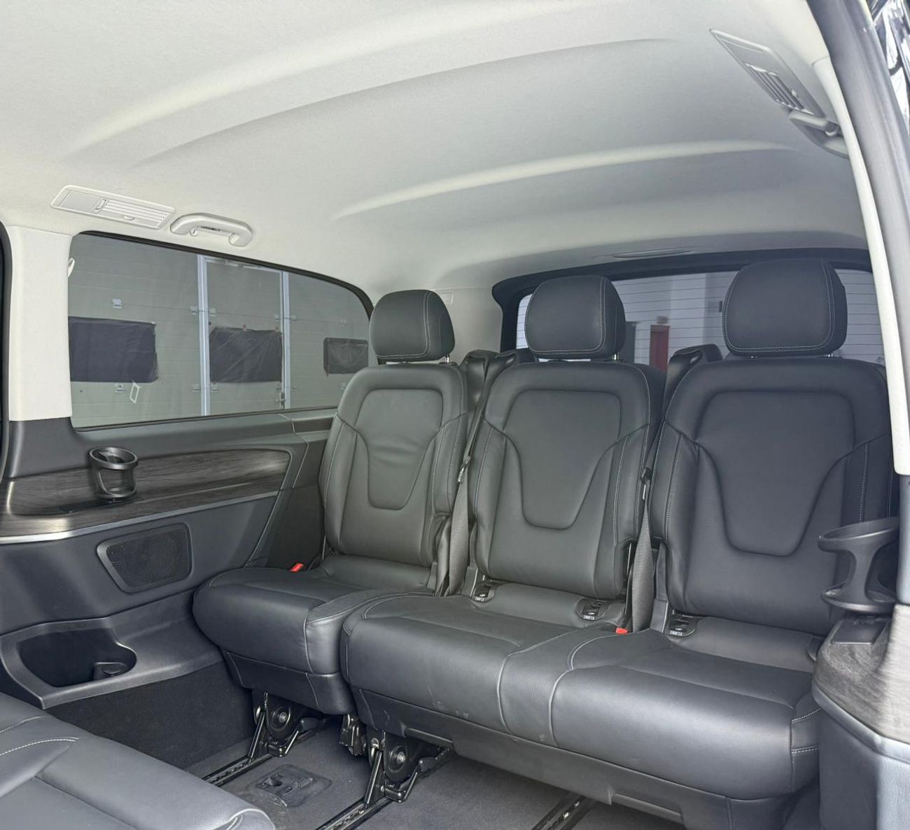 Mercedes-Benz V 300 2025 Mercedes Benz V300, 2026 Mercedes Warranty, Full MB Service History, Excellent Condition, GCC