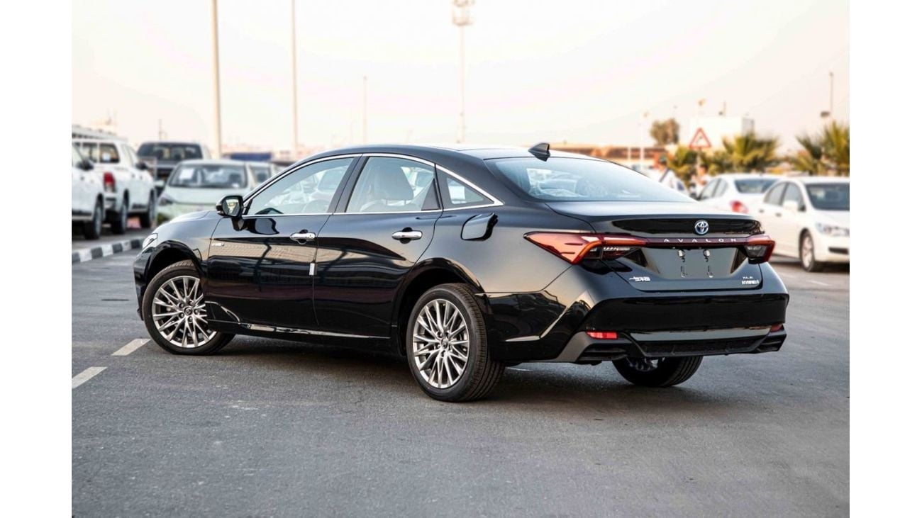تويوتا افالون 2022 تويوتا أفالون 2.5 XLE هايبرد - أسود داخل بني