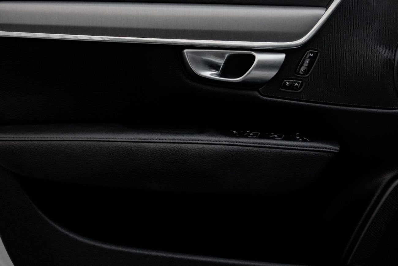 Volvo S90 | 1,958 P.M  | 0% Downpayment | Low Kms! Agency Maintained!