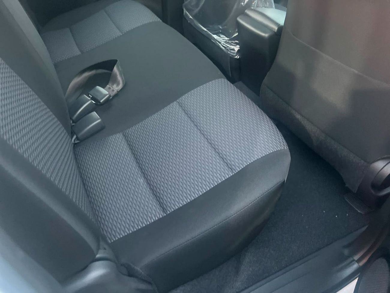 تويوتا هيلوكس TOYOTA HILUX DOUBLE CABIN || 2.4L DIESEL 4×4 | WHITE 2026