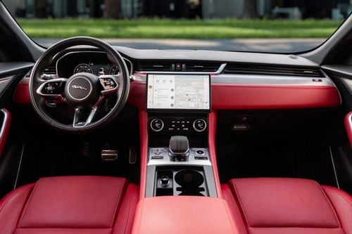 جاكوار F بيس F-Pace R-Dynamic | 2,899 P.M | 0% Downpayment | Agency Warranty!