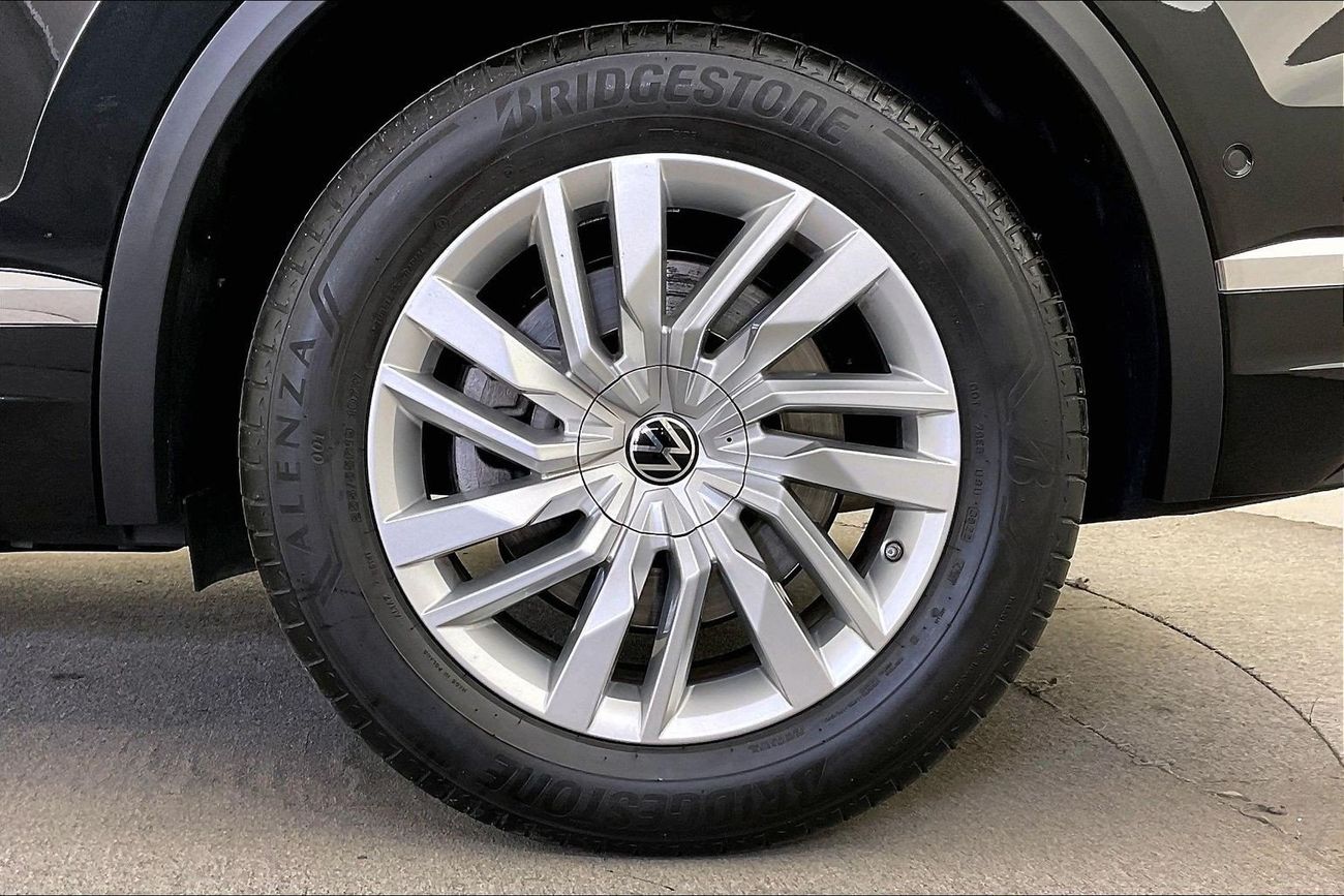 Volkswagen Touareg Highline | Guaranteed Warranty | 0 Down Payment