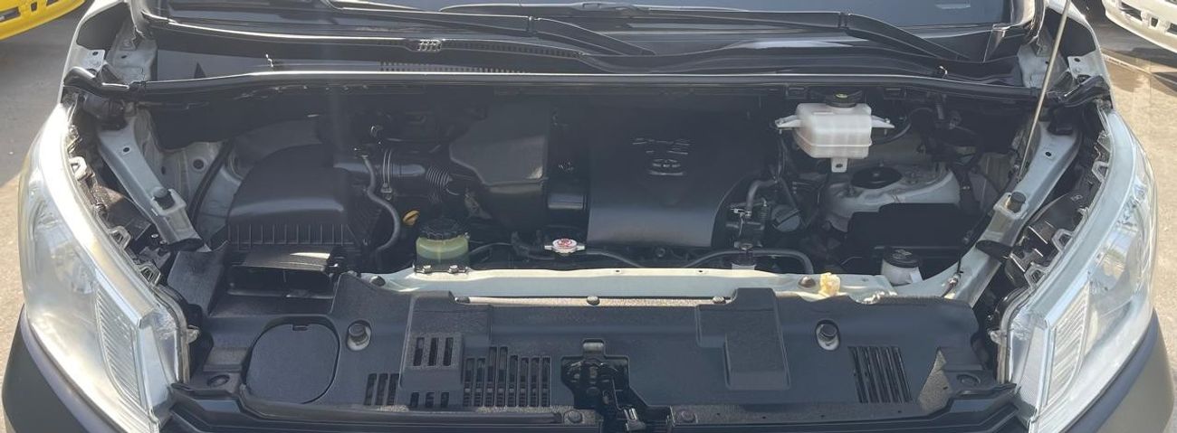 Toyota Hiace Commuter GL High Roof