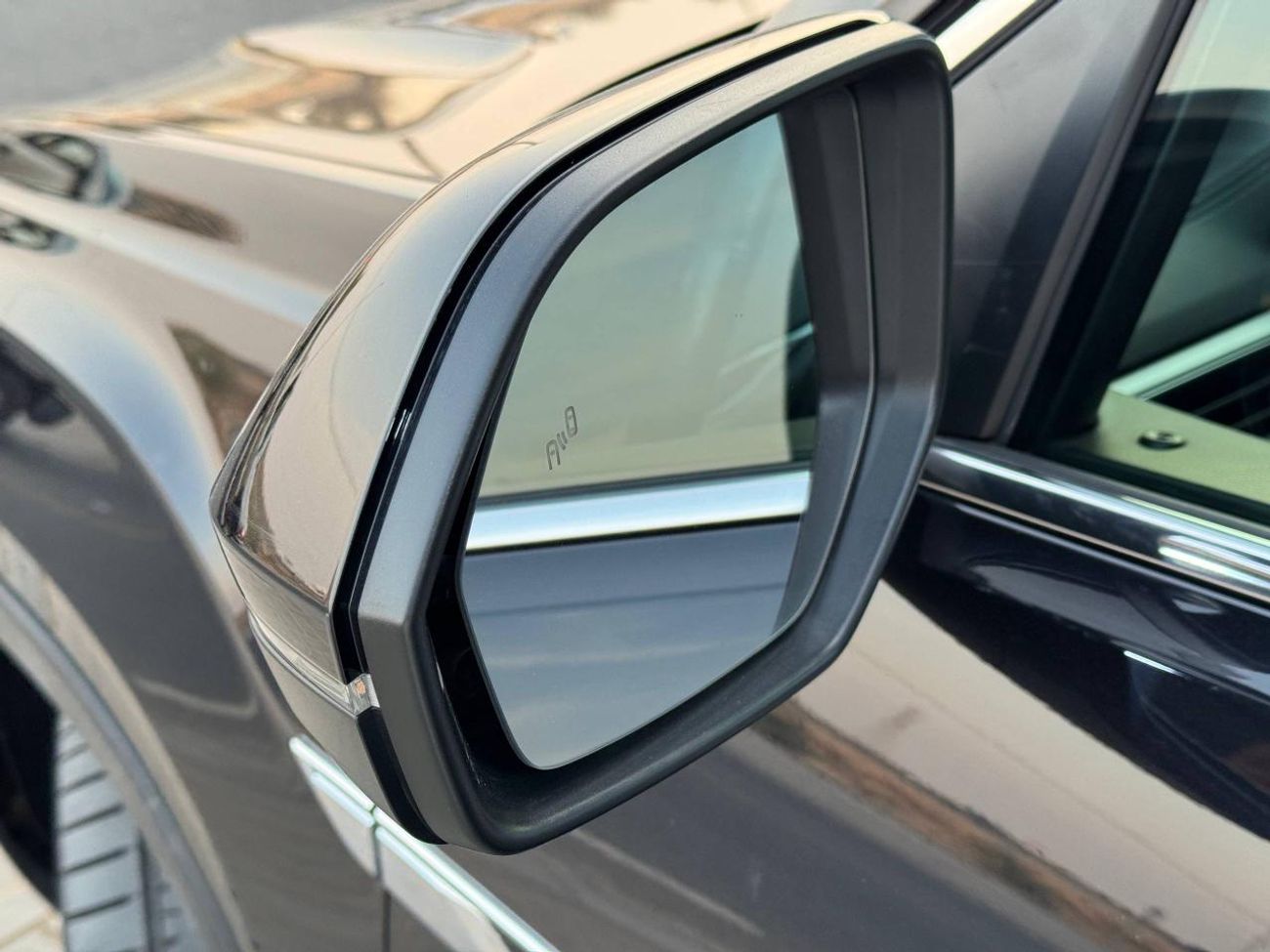 فولكس واجن اطلس R-LINE / 4MOTION / V6 3.6L / فتحة سقف بانورامية / بحالة ممتازة / رادار