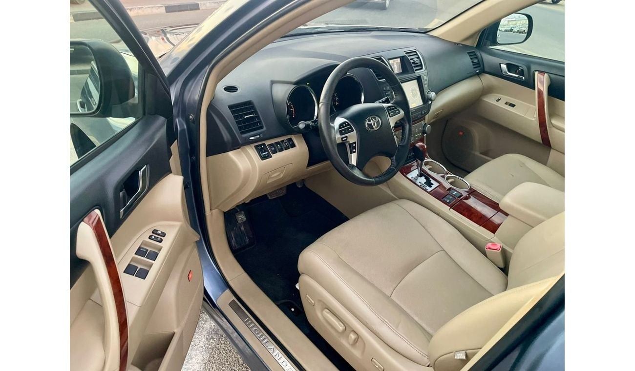 تويوتا هايلاندر 2012 Toyota Highlander Limited Edition Full Option - 3.5L V6 AWD 4x4 - 7 Seater Electric Seats - Rea