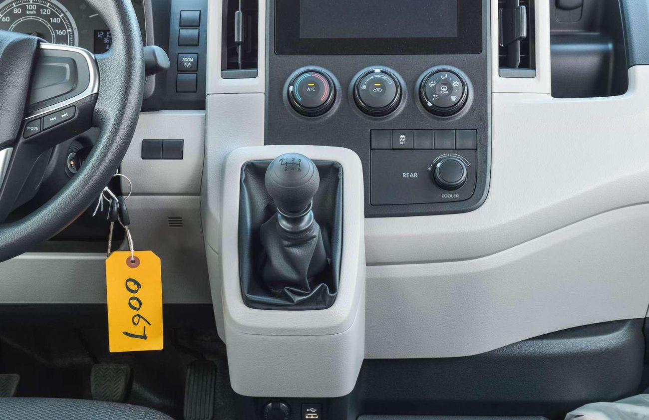Toyota Hiace DX 3.5L FWD PETRTOL MT VAN 2026