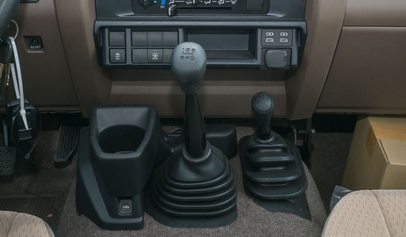 تويوتا لاند كروزر 70 LX V8 4.5L