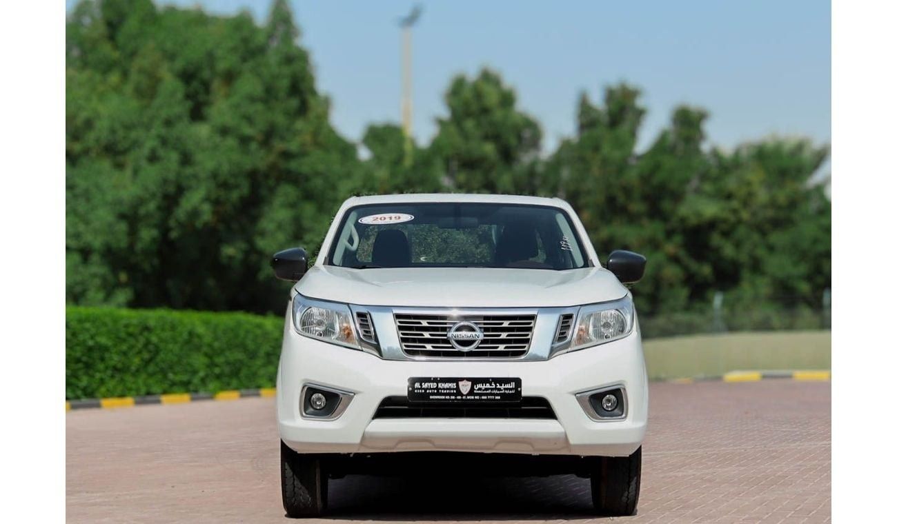 Nissan Navara Std 2.5L 4WD A/T Nissan Navara 4WD 2019 GCC Original Paint accident-free in excellent condition 1175
