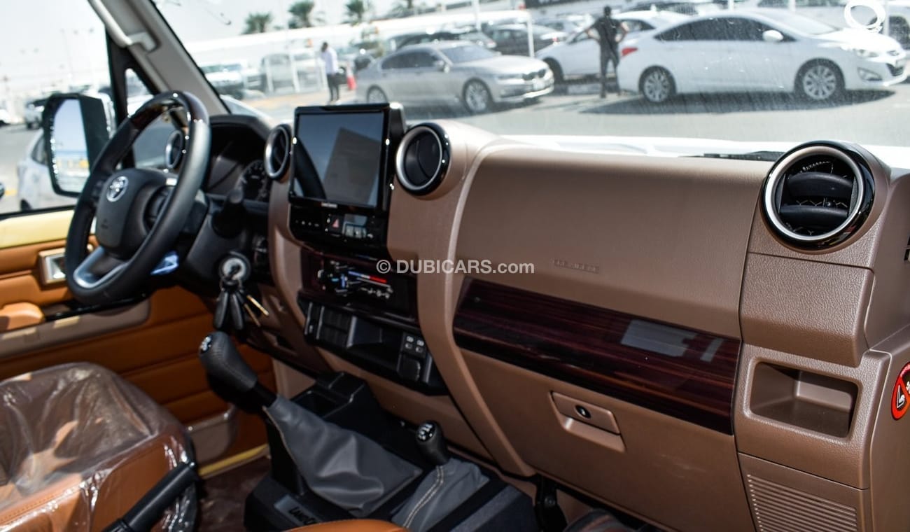 Toyota Land Cruiser Pick Up 2024 TOYOTA LC 79 S/C V6 4.0L M-T GCC FULL OPTION