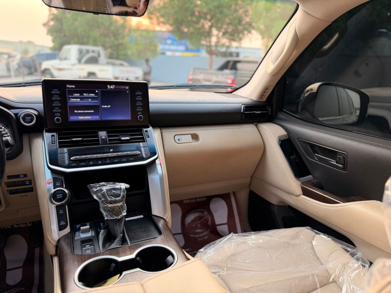 Toyota Land Cruiser GXR Model 2023 GXR 4.0L Pull Option with Radar Very clean Title And Slightly Use