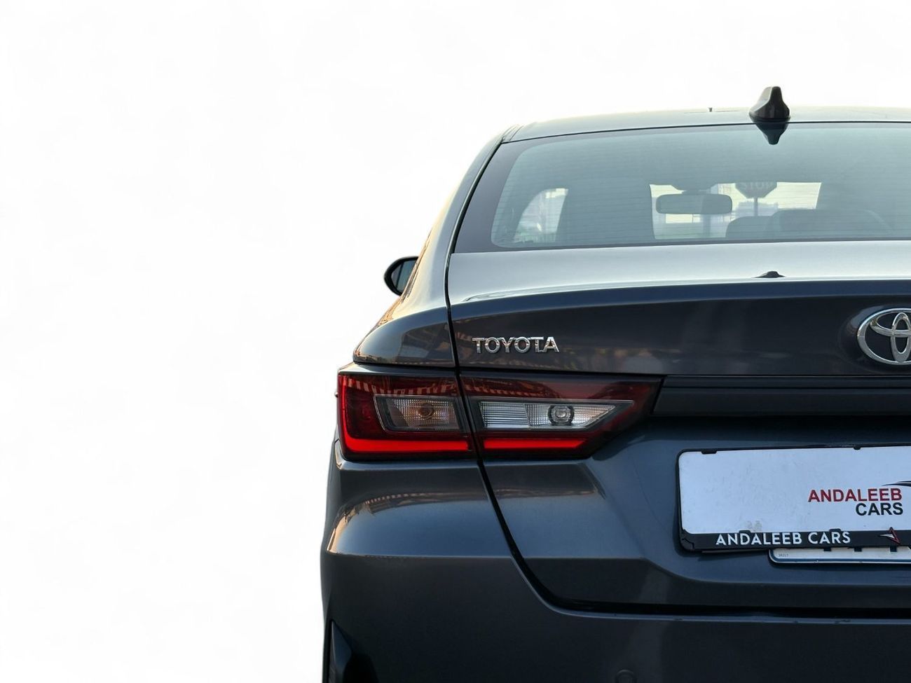 تويوتا يارس 1.5L I4 | 2023 | GCC SPECS | LOW MILEAGE | AED 792 per month