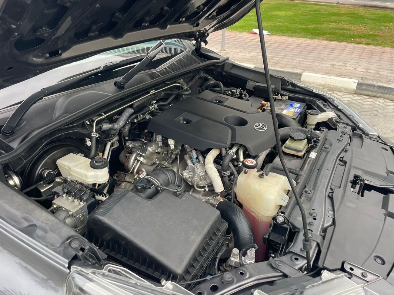 Toyota Hilux Toyota Hilux 2020Model Diesel engine 2.8L colour Grey Transmission Automatic Interior Black 5seater 