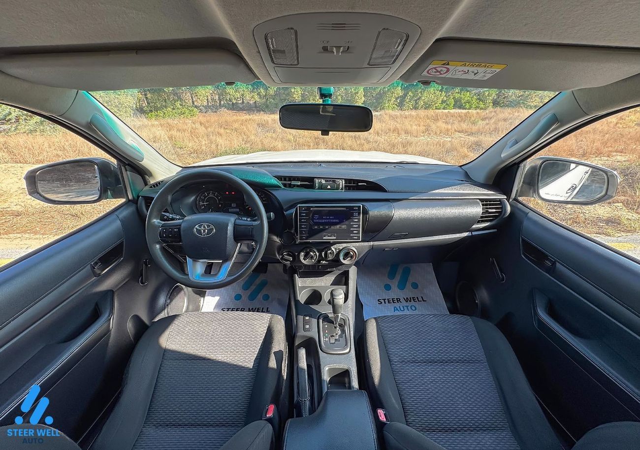Toyota Hilux 2017 GL 2.7L 4WD AT Double Cabin Petrol / Well Maintained / Excellent Condition / GCC