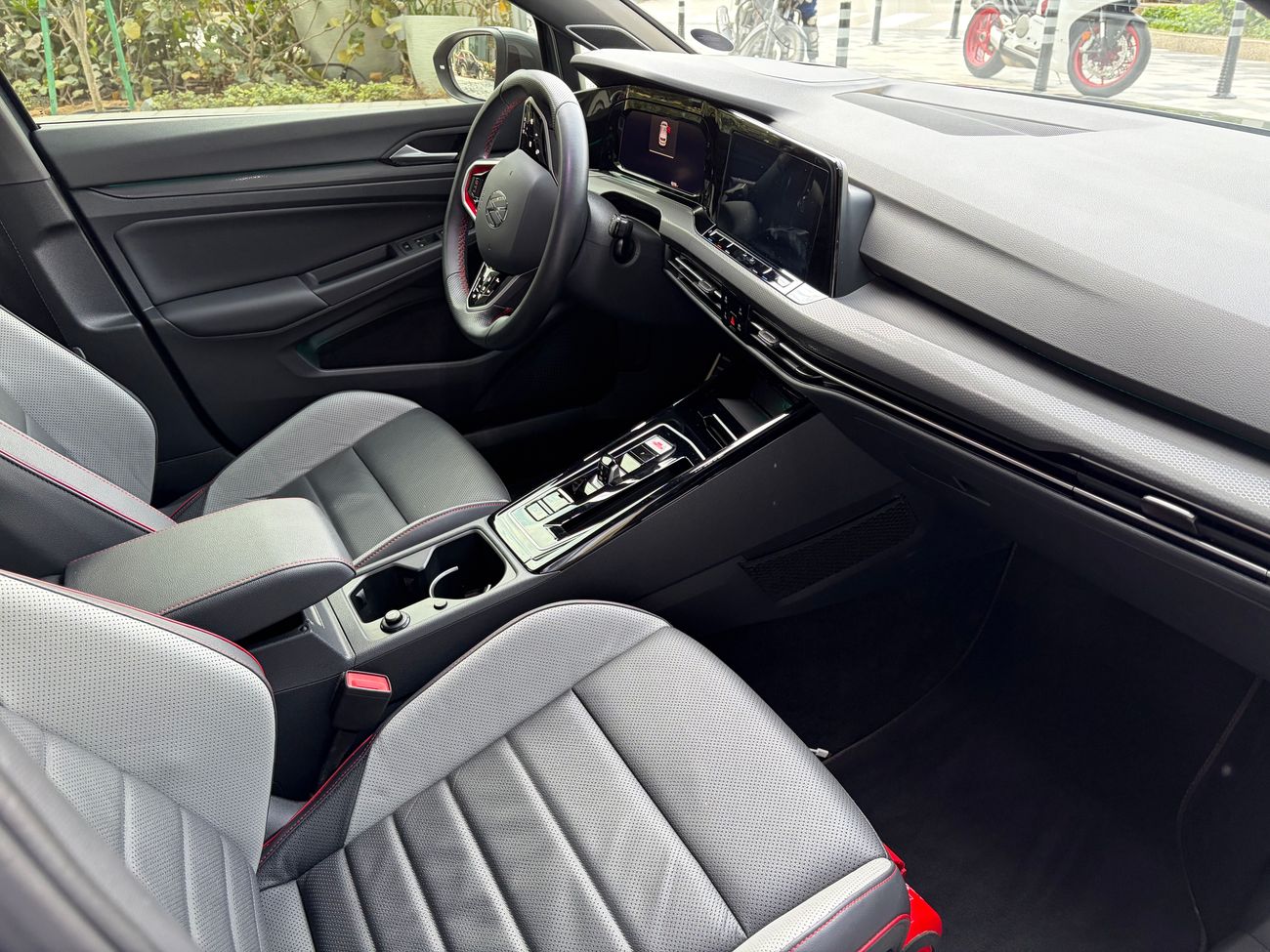 فولكس واجن جولف GTI