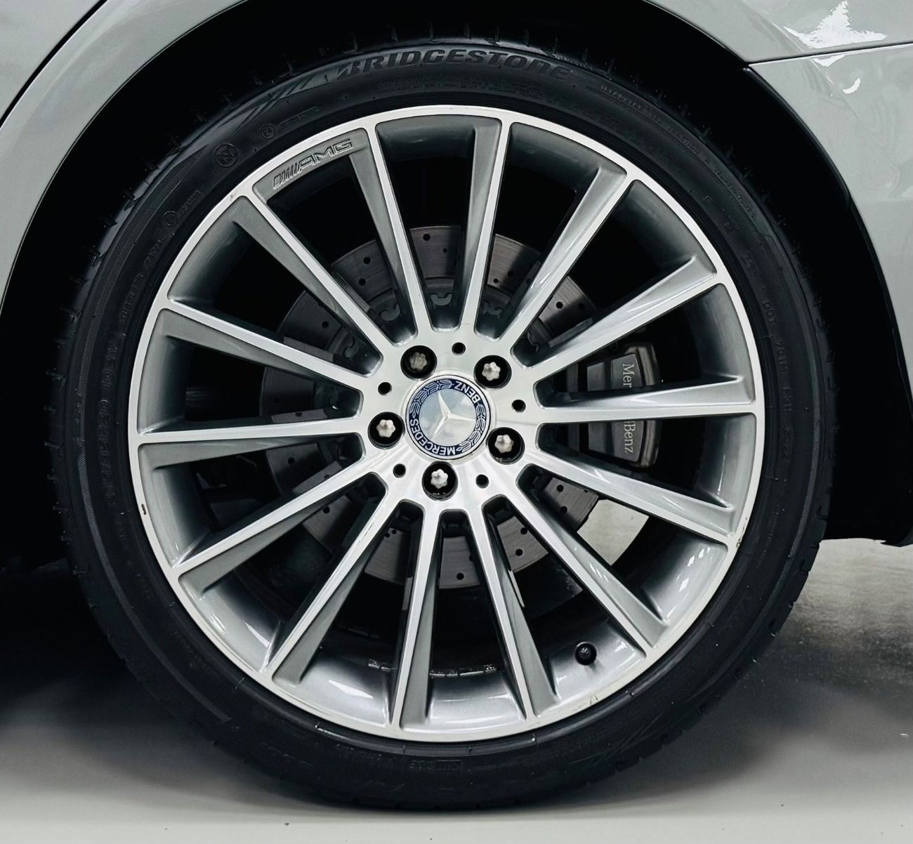 Mercedes-Benz S 500 AMG GCC .. FSH .. 25000 Km Only .. Original paint .. Brand New condition