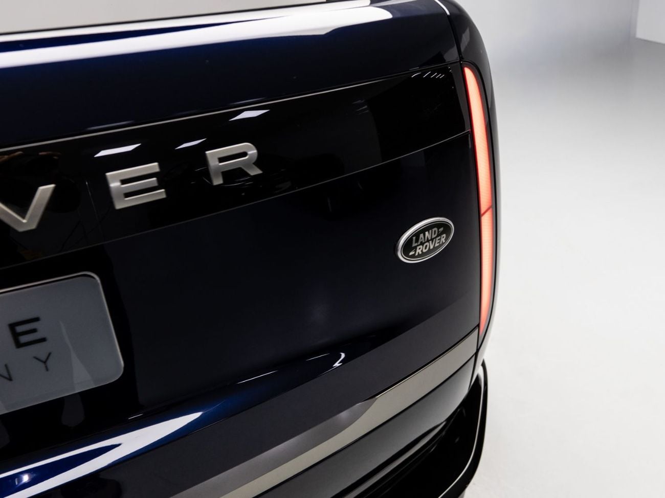 لاند روفر رينج روفر 2023 Range Rover HSE P400, 3.0TC I6, 4WD, 395bhp, 8 Speed Auto