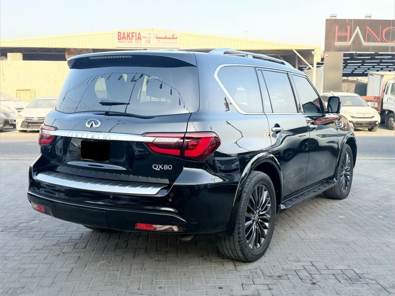 Infiniti QX80 STD (NON GCC)