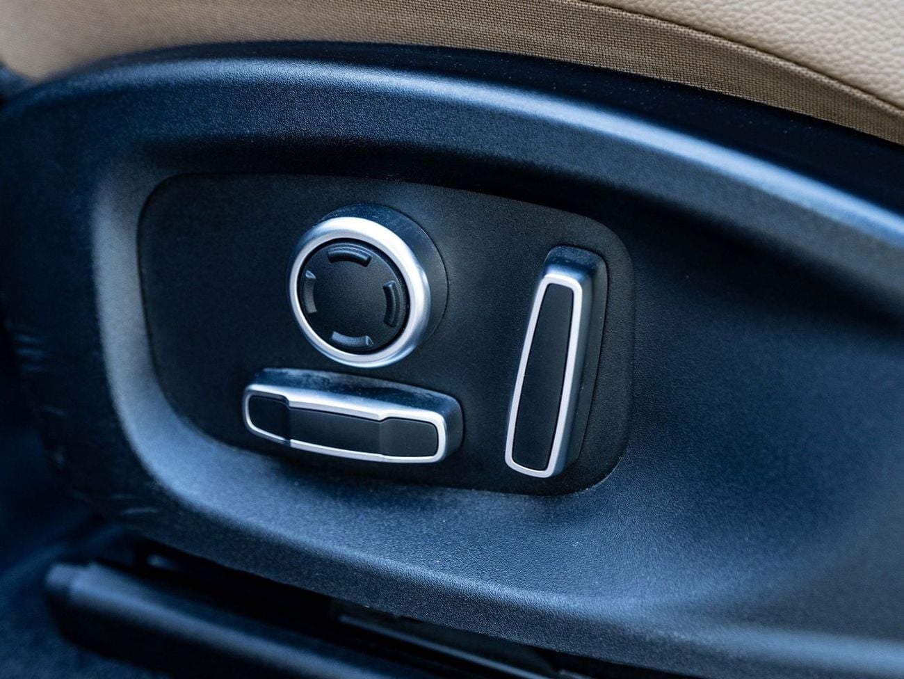 جاكوار E Pace R-DYNAMIC SE P250 SE