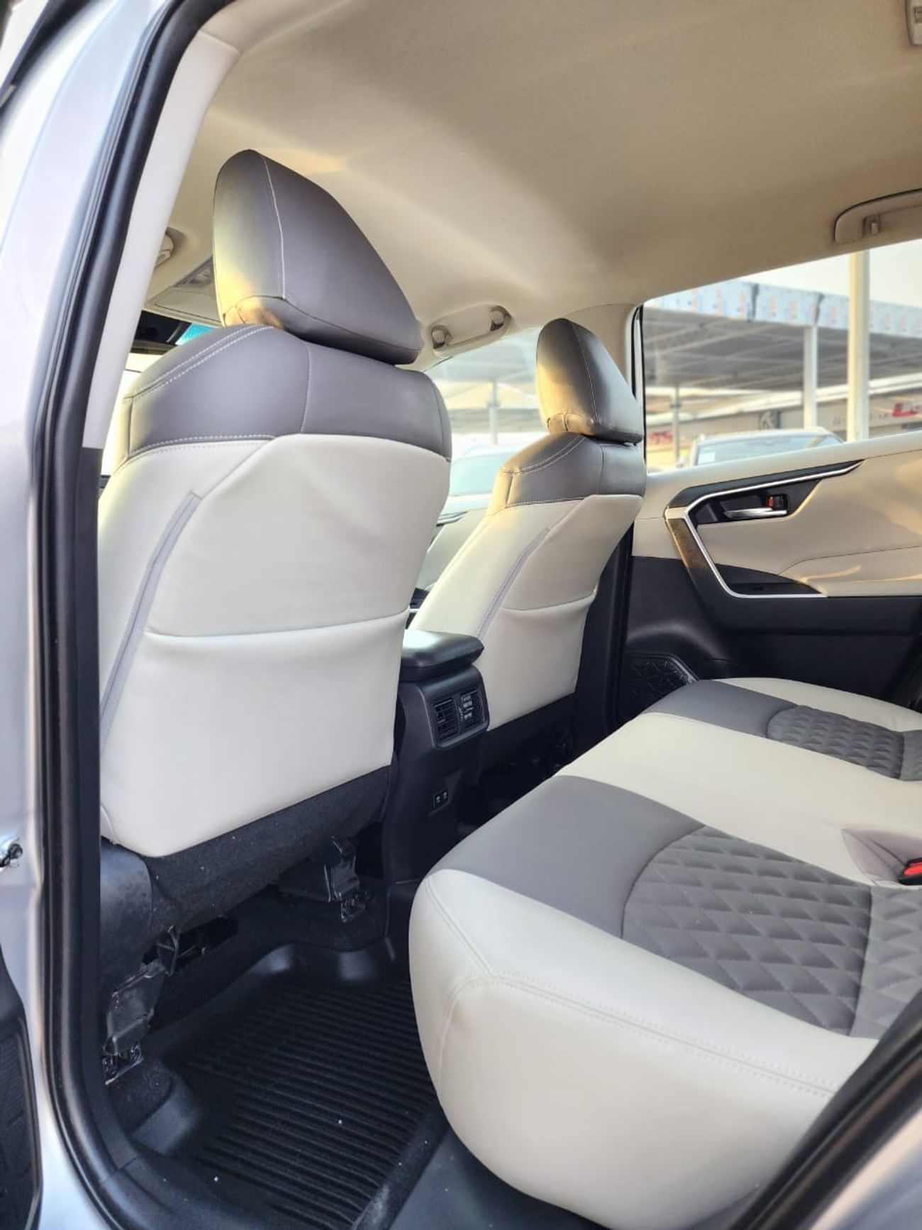 Toyota RAV4 TOYOTA RAV4 XLE 2021