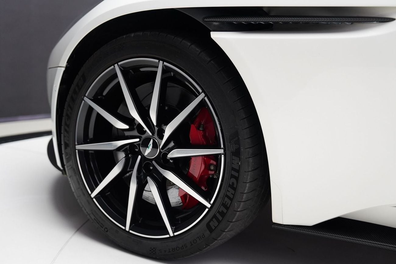 Aston Martin DB11 VOLANTE Std 4.0L