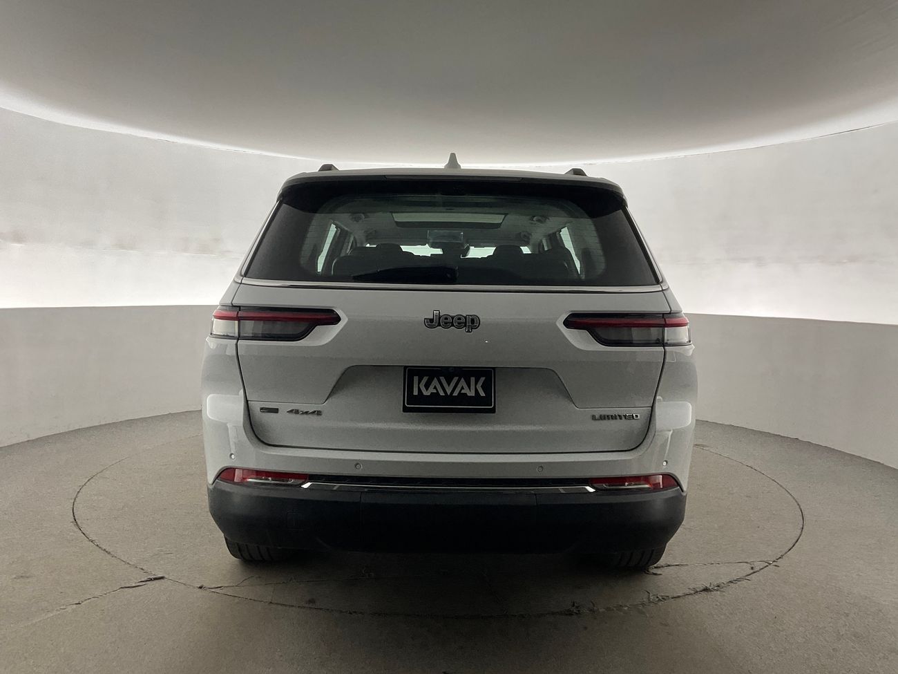 جيب جراند شيروكي Limited Plus | شامل الضمان | 0 ﺪﻔﻋﺓ ﺃﻮﻟﻯ