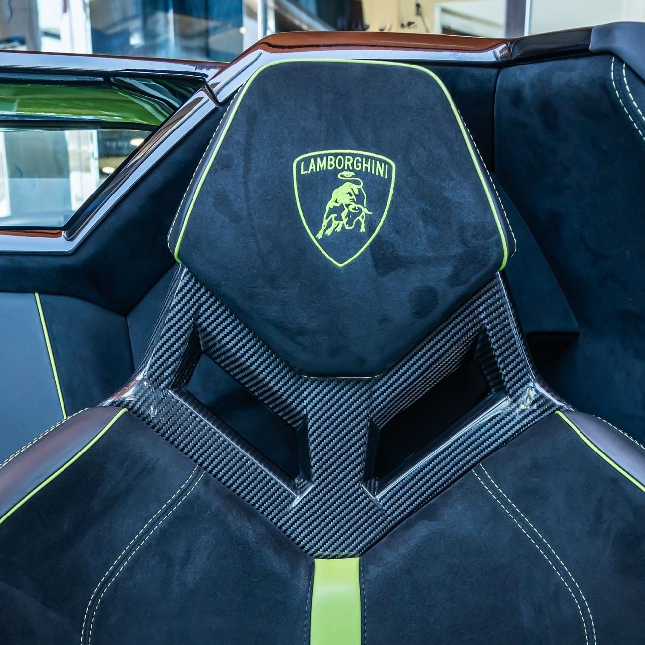 Lamborghini Aventador Roadster 2017 Lamborghini Aventador LP 750-4 Superveloce Roadster | Rare Collector Item