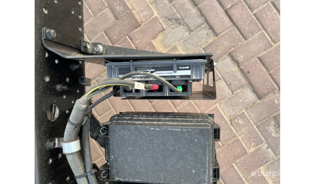 Mitsubishi Fuso Canter Fuso 14-ft Long Chassis 4.2L without Turbo