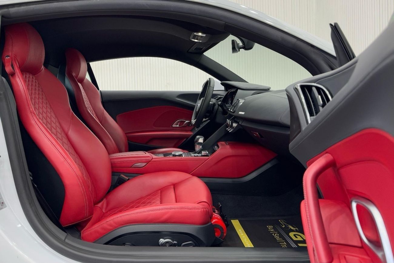 أودي R8 Std 5.2L (533 HP) 2021 Audi R8 V10, 2026 Audi Warranty, Audi Service Pack, Very Low Kms, GCC