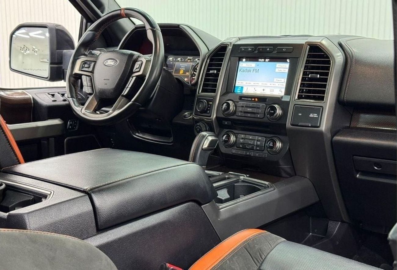 Ford F 150 Raptor 2017 Ford F-150 Raptor CREW CAB, Service History, Excellent Condition, GCC