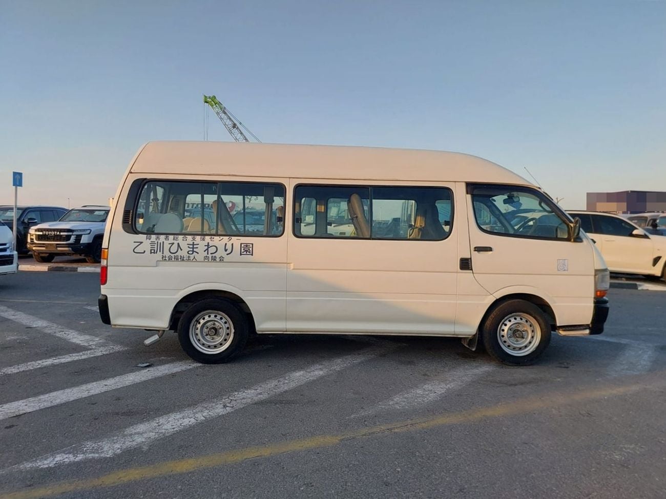 Toyota Hiace TOYOTA HIACE COMMUTER VAN RHD 2001 MODEL 2.4 L PETROL AUTOMATIC(PM06526)