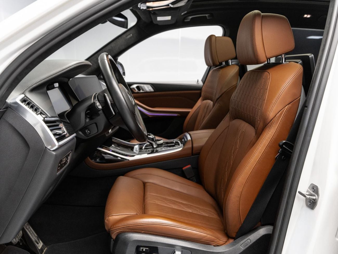 بي أم دبليو X7 2022 BMW X7 xDrive 40i, 3.0L TC I6, 4WD, 375 bhp, 7 Speed Automatic