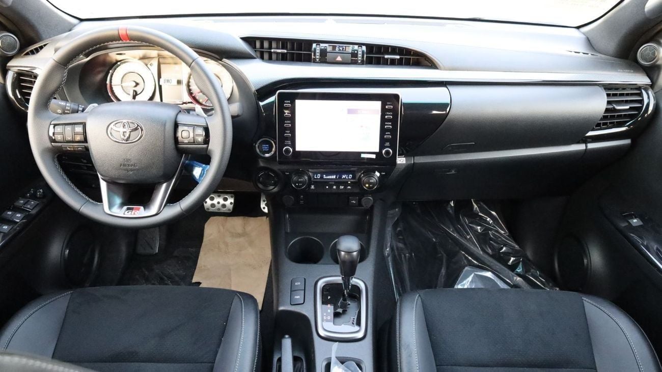 تويوتا هيلوكس GR Sport 4.0L