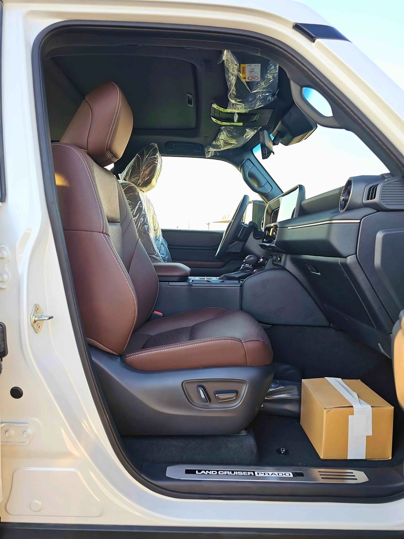 تويوتا برادو LUXURY, 2.8L V4 DIESEL, POWER SEAT WITH 360*CAM / HEADUP WITH SUNROOF (CODE # 68088)