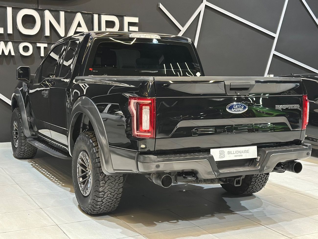 Ford F 150 Raptor FORD RAPTOR F-150 V8 CABIN & HALF | GCC | 2019 | FULL SERVICE HISTORY IN AL-FUTTAIM