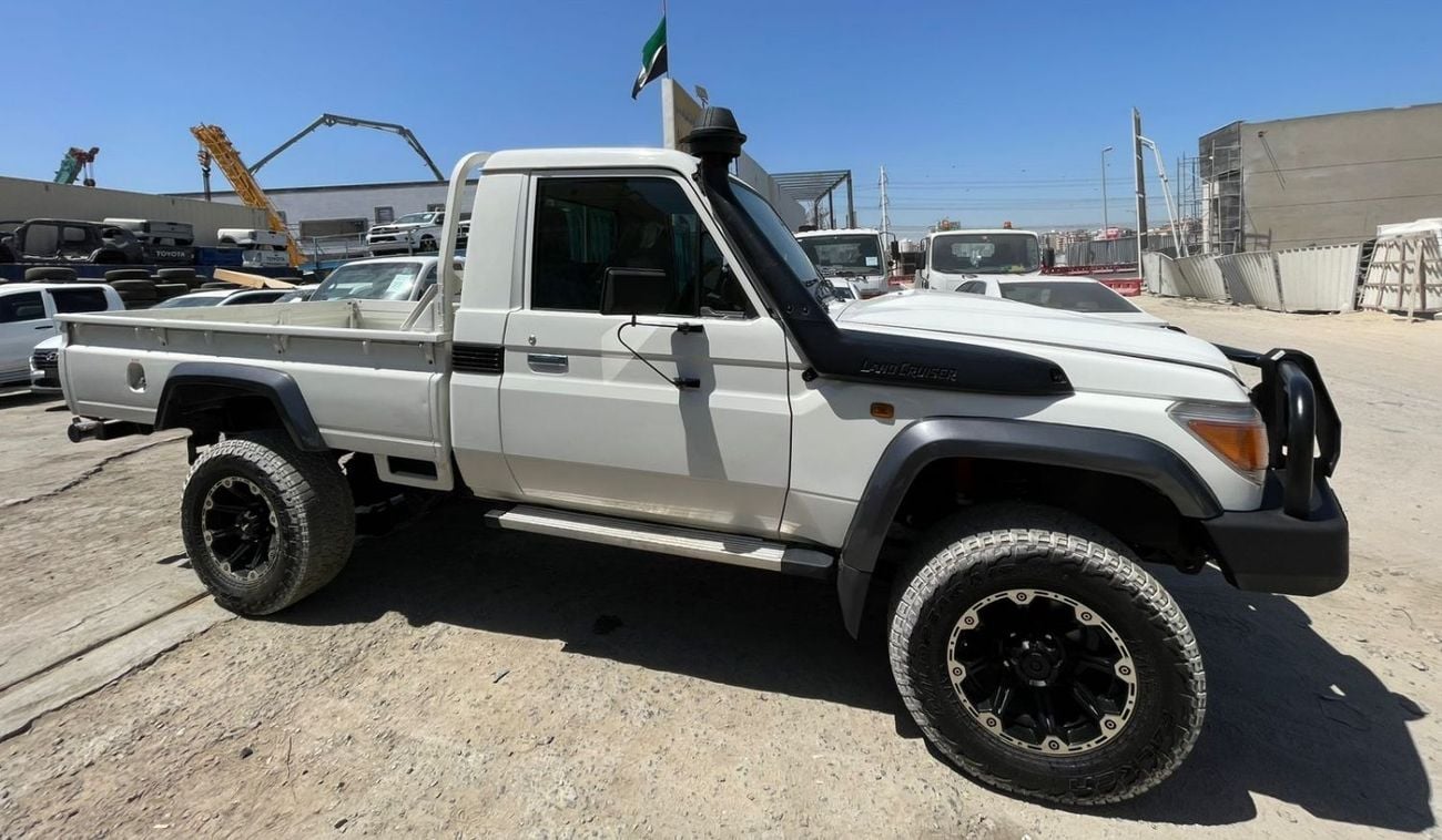 تويوتا لاند كروزر بيك آب LAND CRUISER PICKUP ,MODEL YEAR 2022 ,DIESEL 4.5 LITER ,RIGHT HAND DRIVE