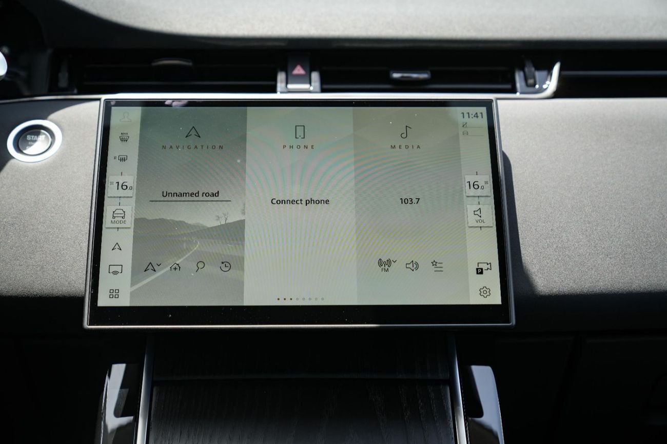 لاند روفر رانج روفر إيفوك SE P250 DYNAMIC 2025!! FIVE YEARS WARRANTY!! THREE YEARS SERVICE CONTRACT