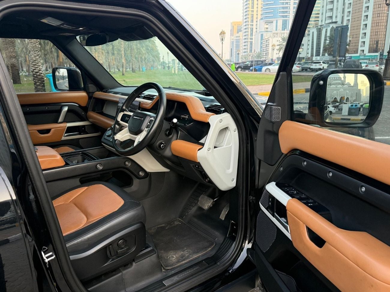 لاند روفر ديفندر 110 D300 X-Dynamic HSE Sport Right Hand Drive exported from Australia