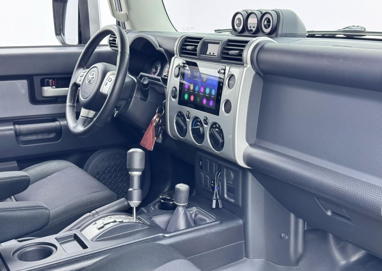 Toyota FJ Cruiser GXR 4.0L A/T 2019 Toyota FJ Cruiser GXR, Warranty, Service History, Excellent Condition, GCC