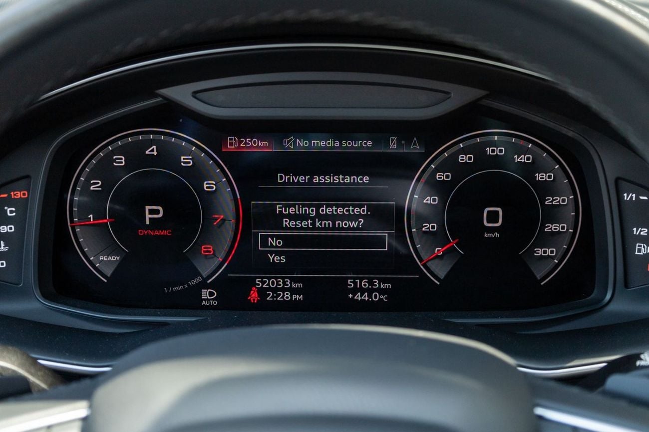 Audi Q8 55 TFSI S-LINE LUXURY Audi Q8 55TFSI Quattro S-Line 2023 GCC | Agency Warranty | Service Contract