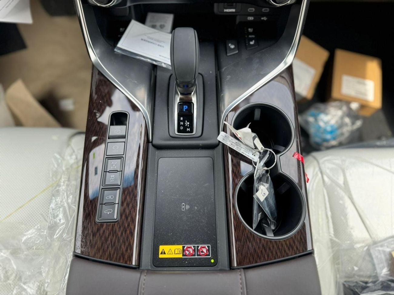 لكزس LX 700h SIGNATURE