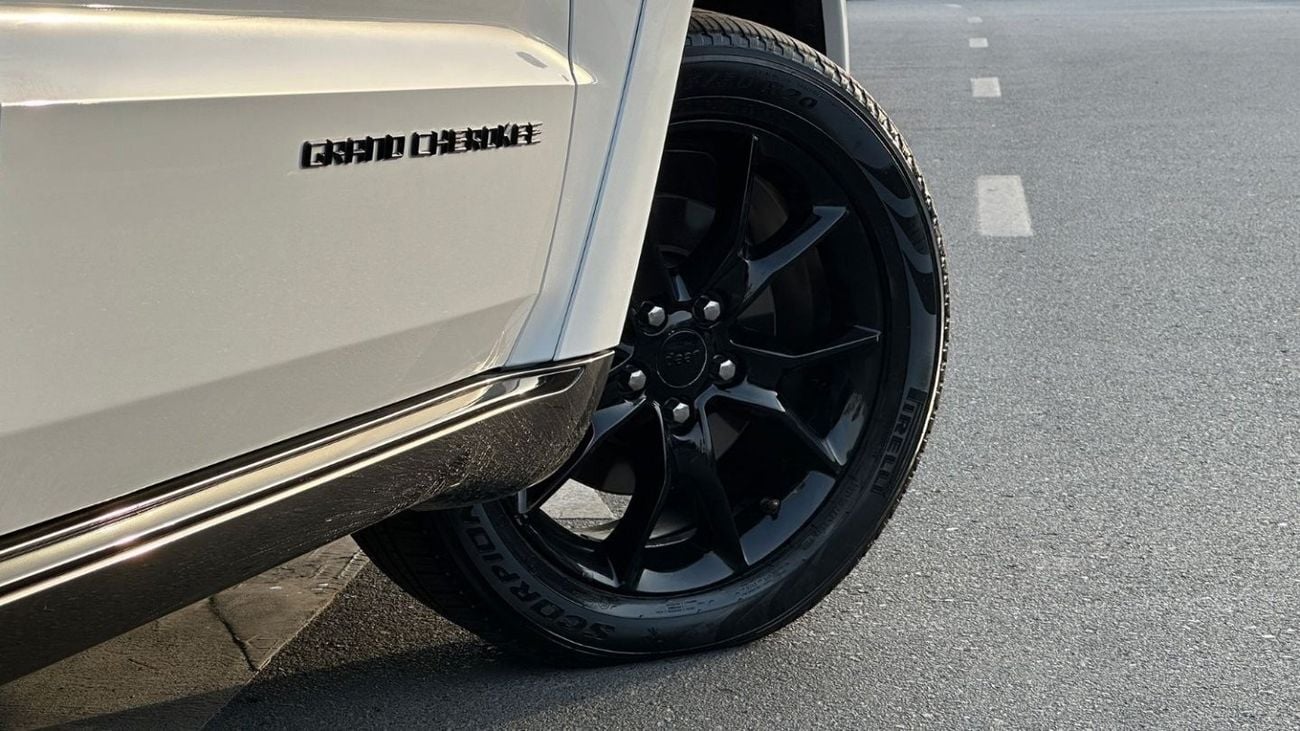 جيب جراند شيروكي ساميت