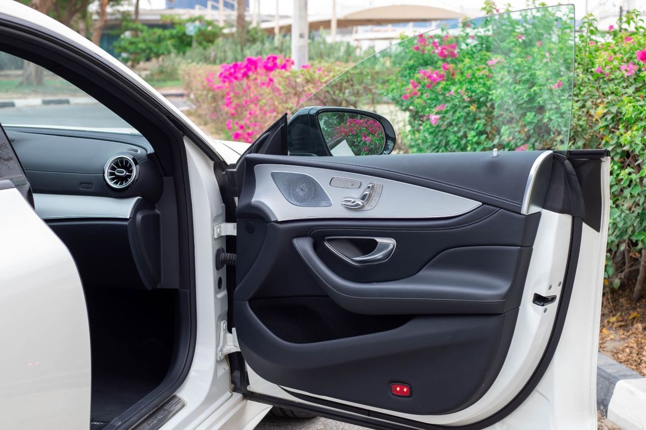 مرسيدس بنز CLS 53 AMG Mercedes ClS 53 AMG Model-2022 13.000Km only Like New 3.0L Turbo Charger 6Cylinder -429Hourse Power